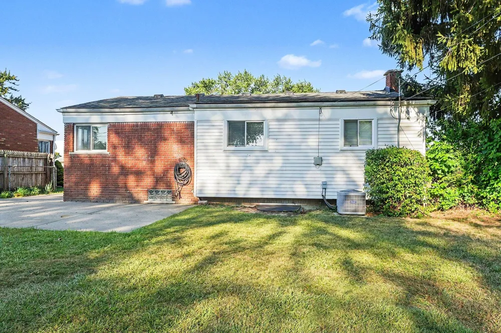25338 Wagner Avenue Warren, MI 48089