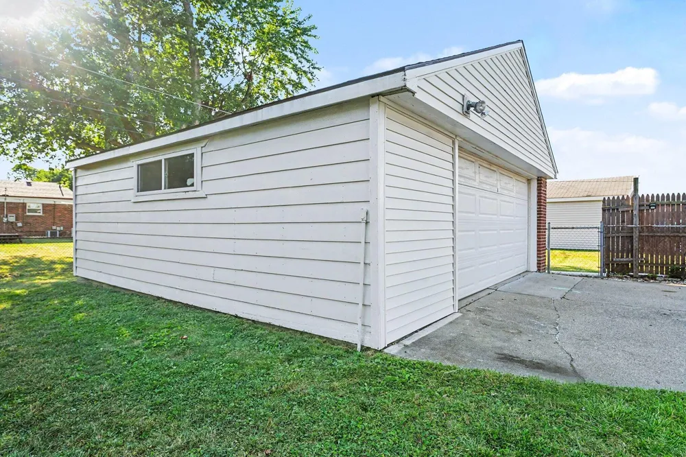 25338 Wagner Avenue Warren, MI 48089