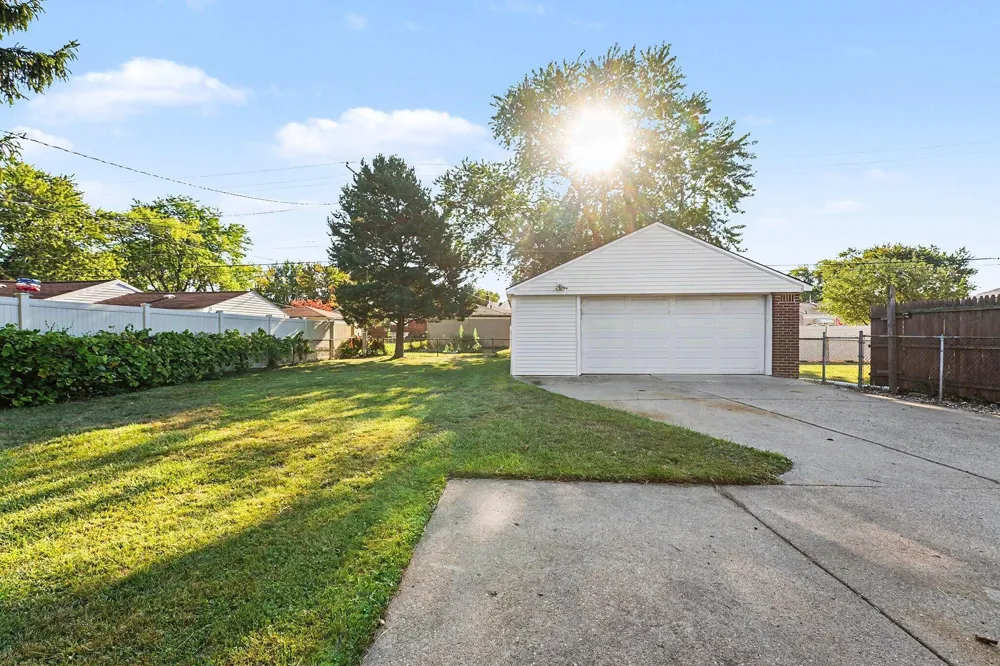 25338 Wagner Avenue Warren, MI 48089