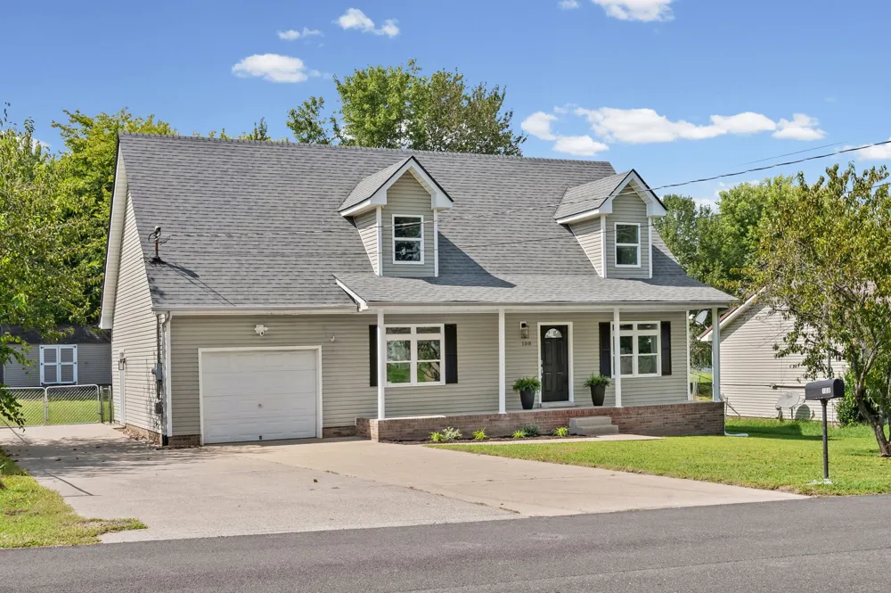 108 Oak Tree Dr Oak Grove, KY 42262