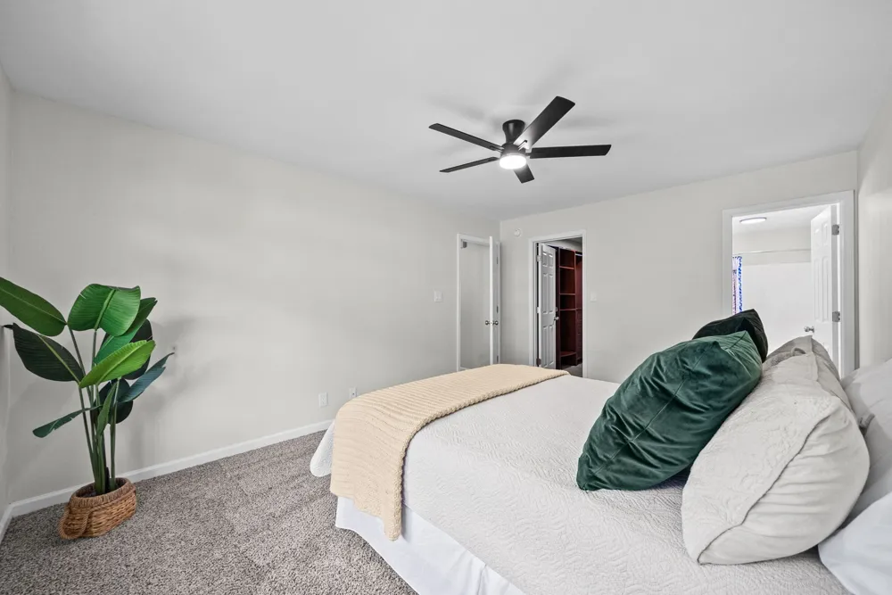 108 Oak Tree Dr Oak Grove, KY 42262