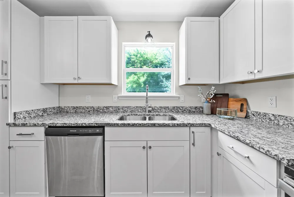 108 Oak Tree Dr Oak Grove, KY 42262