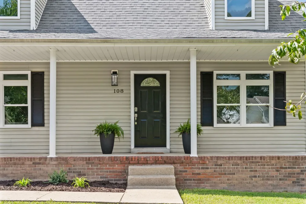 108 Oak Tree Dr Oak Grove, KY 42262