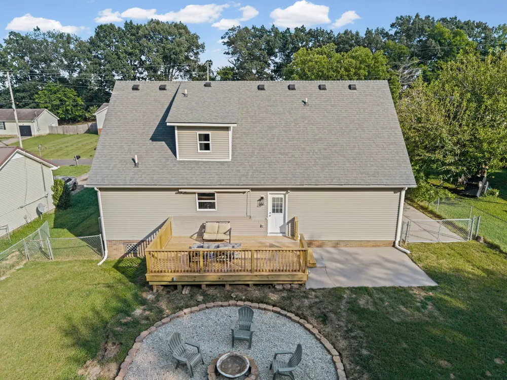 108 Oak Tree Dr Oak Grove, KY 42262