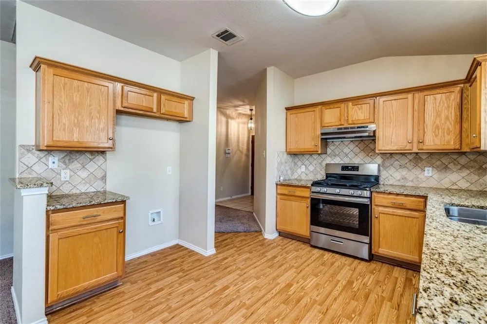 1307 Dillon Lake Bend Leander, TX 78641