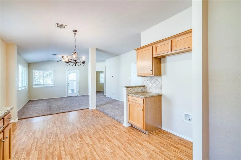 1307 Dillon Lake Bend Leander, TX 78641