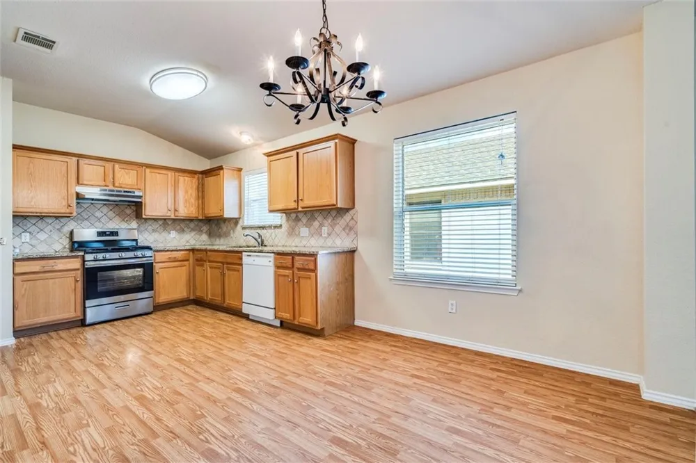 1307 Dillon Lake Bend Leander, TX 78641