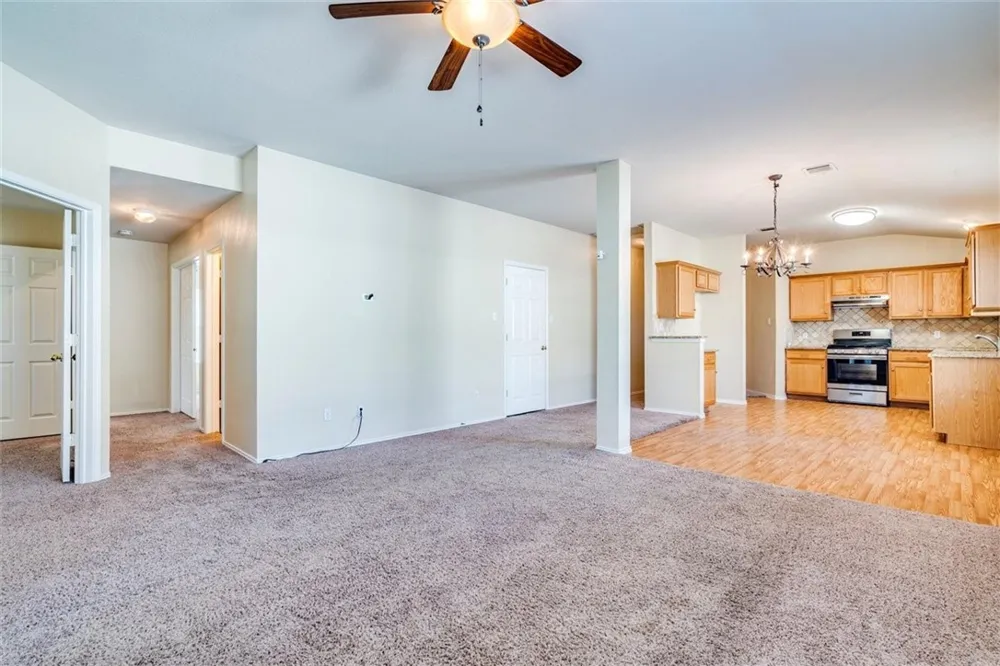 1307 Dillon Lake Bend Leander, TX 78641