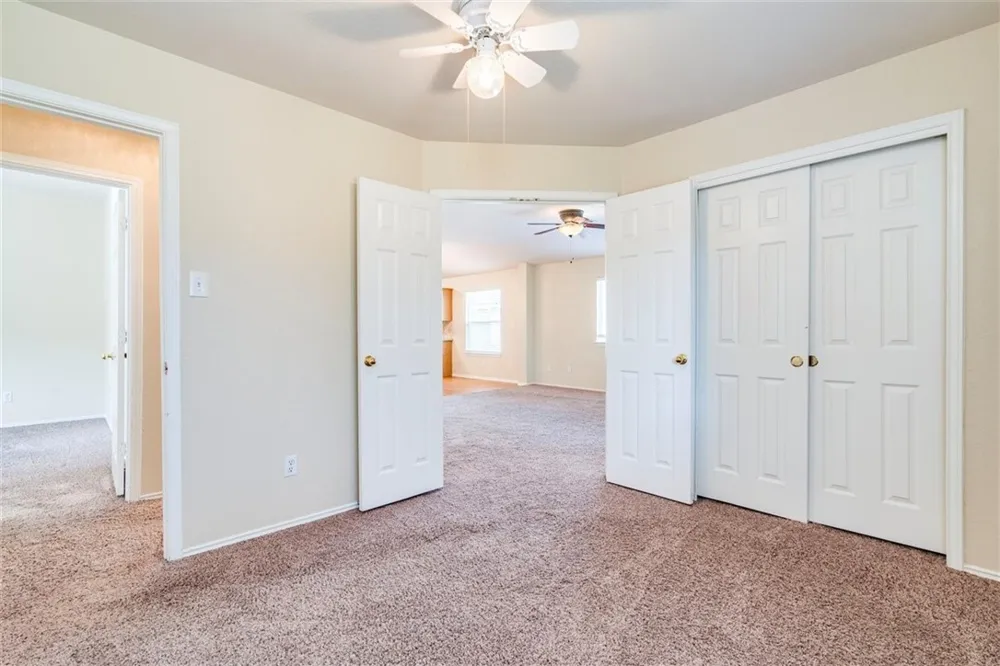 1307 Dillon Lake Bend Leander, TX 78641