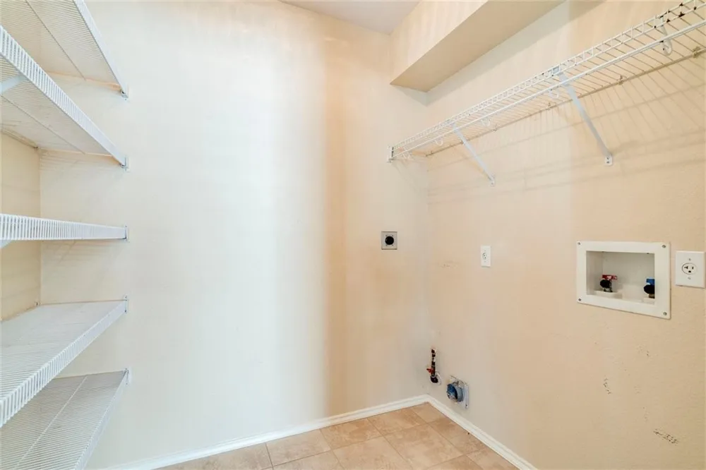 1307 Dillon Lake Bend Leander, TX 78641