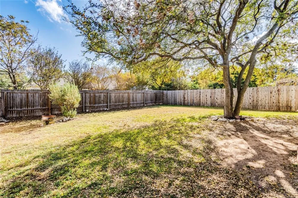 1307 Dillon Lake Bend Leander, TX 78641