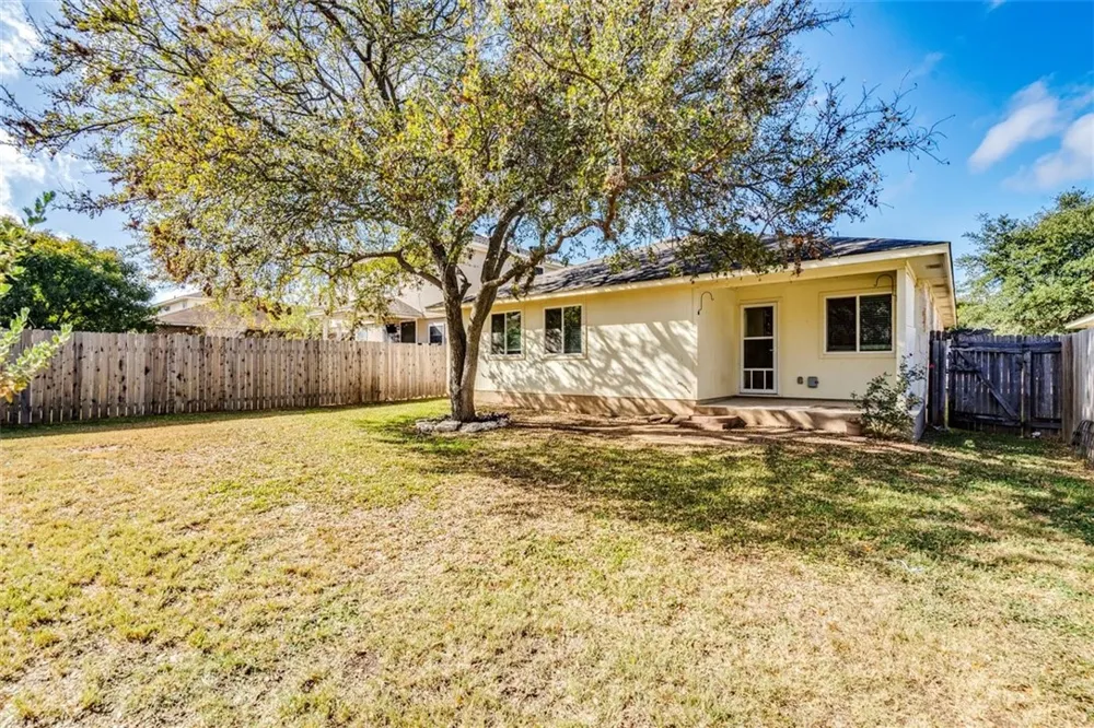 1307 Dillon Lake Bend Leander, TX 78641