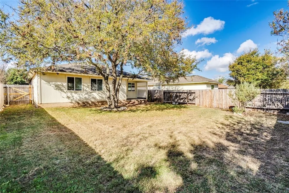 1307 Dillon Lake Bend Leander, TX 78641