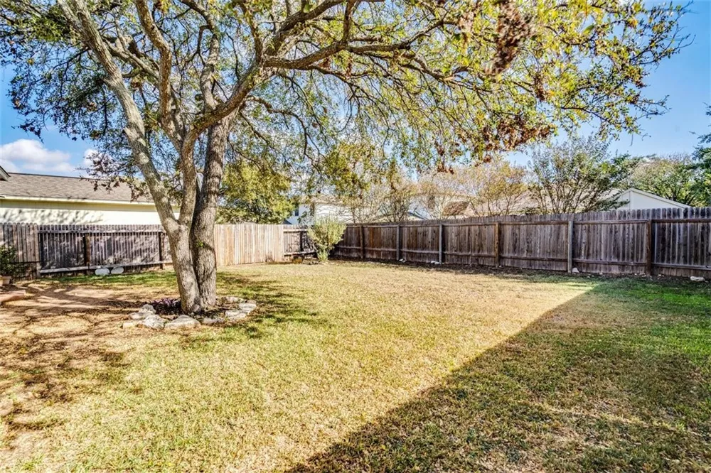 1307 Dillon Lake Bend Leander, TX 78641