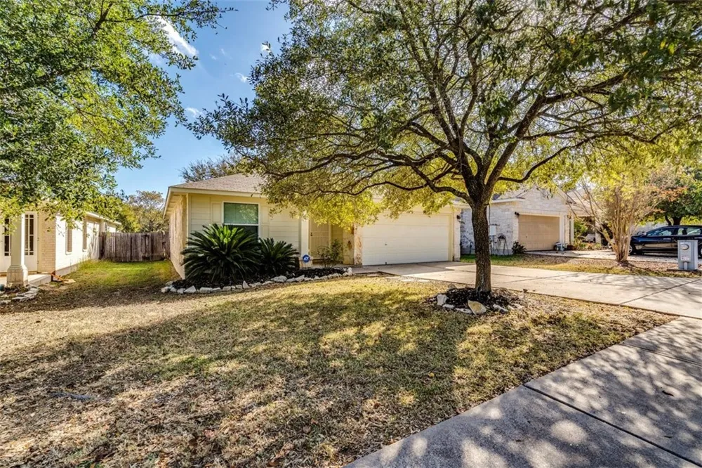 1307 Dillon Lake Bend Leander, TX 78641