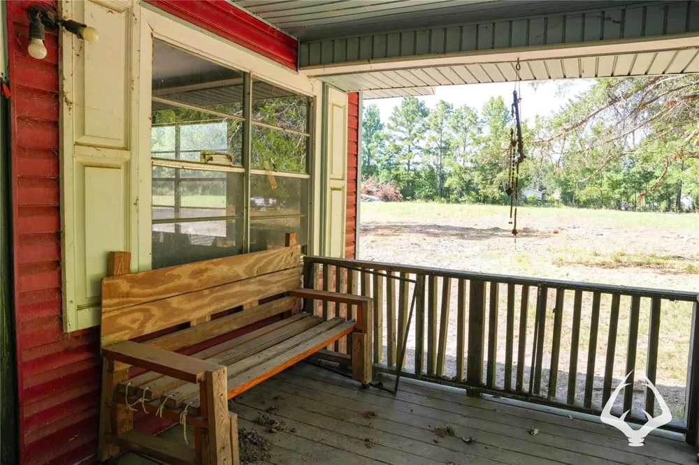 1698 County Road 2975 Colmesneil, TX 75938