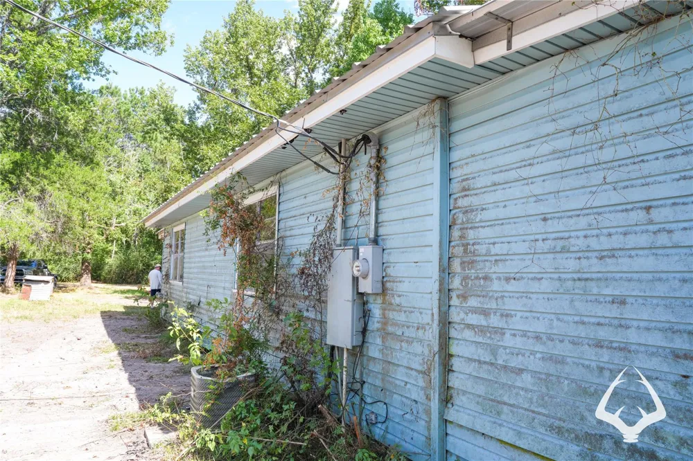 1698 County Road 2975 Colmesneil, TX 75938