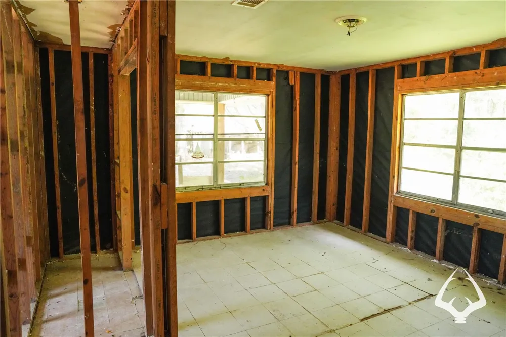 1698 County Road 2975 Colmesneil, TX 75938