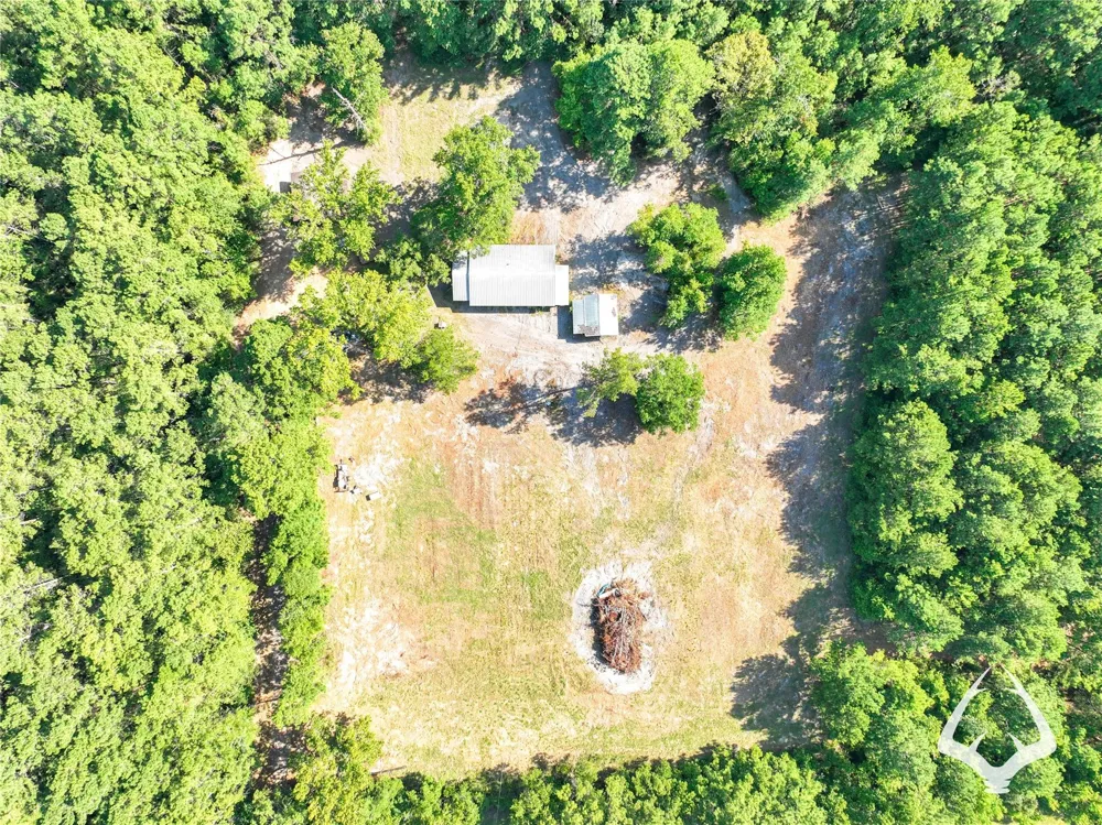 1698 County Road 2975 Colmesneil, TX 75938