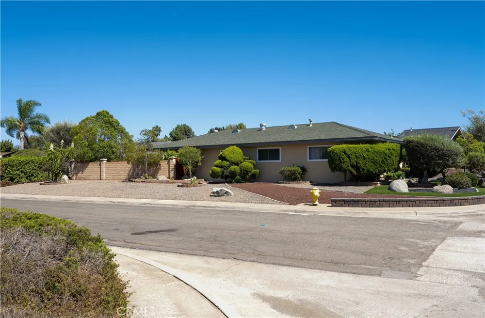 11934 Callado San Diego, CA 92128