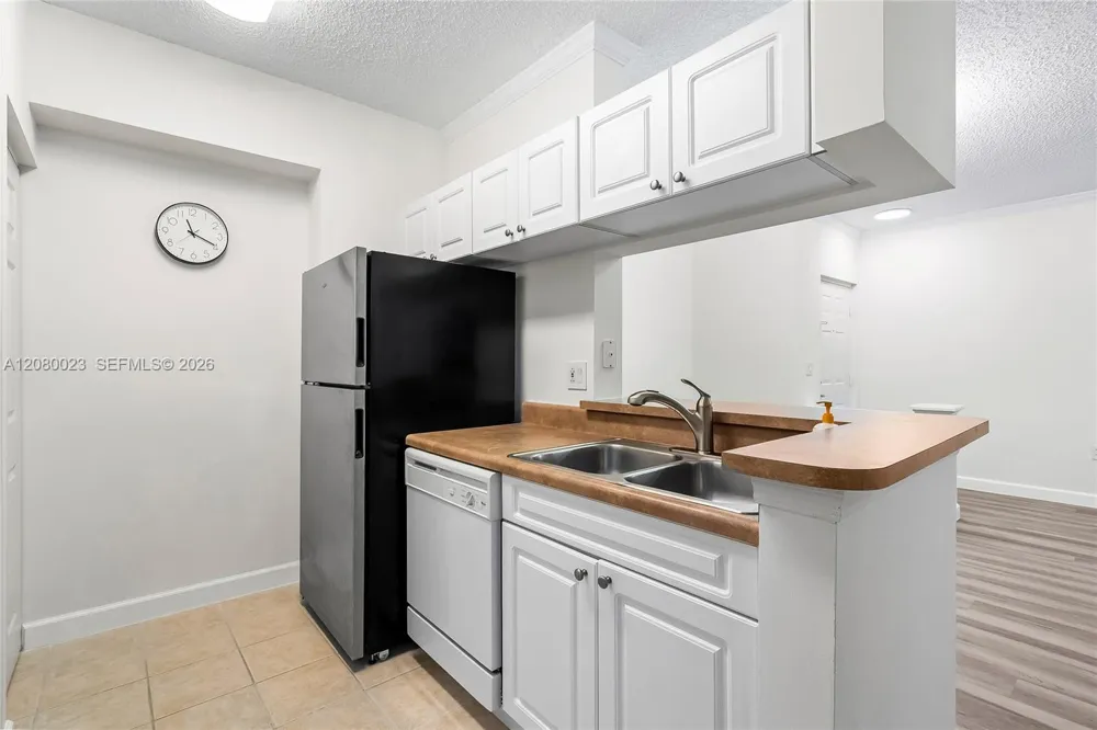 17150 Bay Rd #2301 Sunny Isles Beach, FL 33160