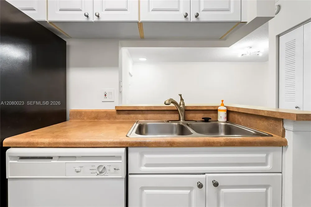 17150 Bay Rd #2301 Sunny Isles Beach, FL 33160