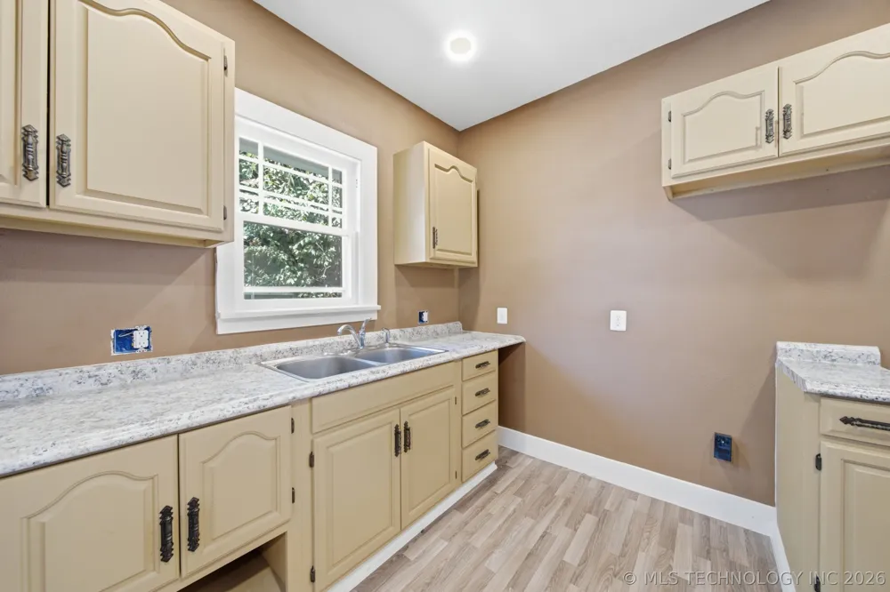 806 S Price Street Hominy, OK 74035