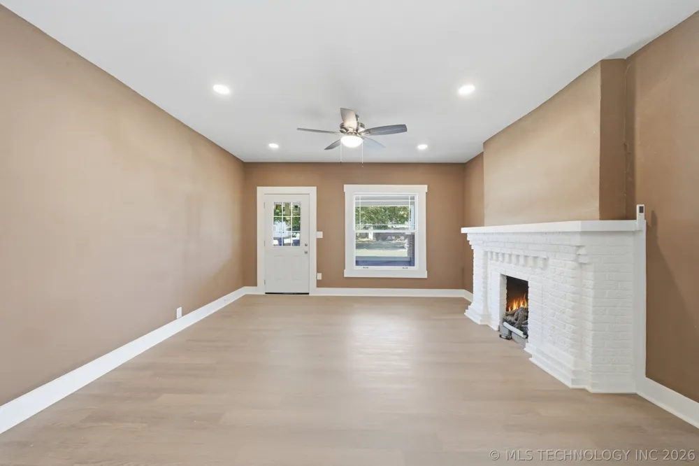 806 S Price Street Hominy, OK 74035