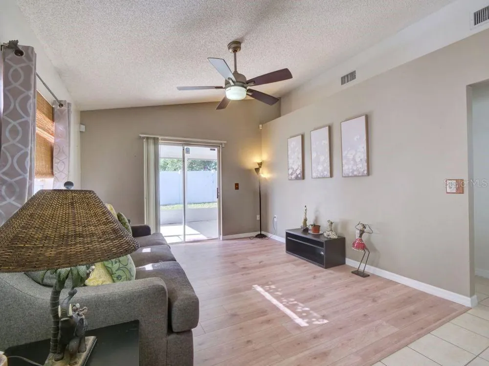 1012 VISTA PALMA WAY Orlando, FL 32825