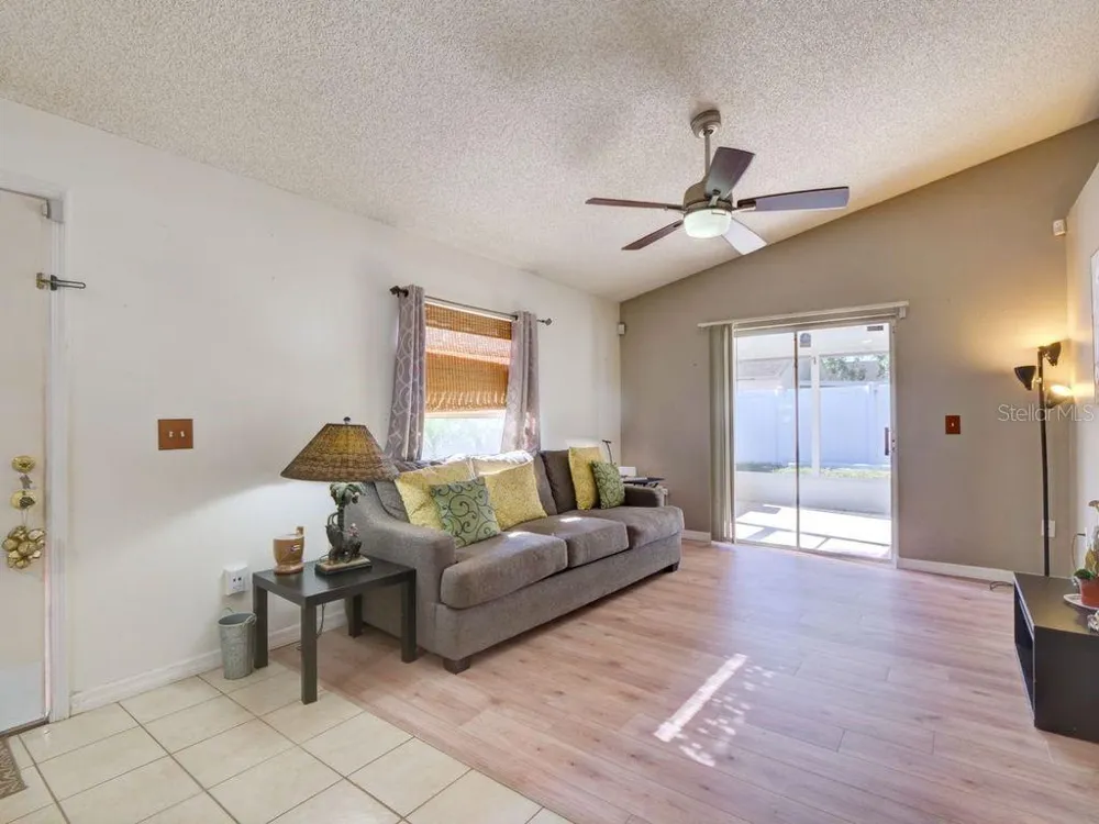 1012 VISTA PALMA WAY Orlando, FL 32825