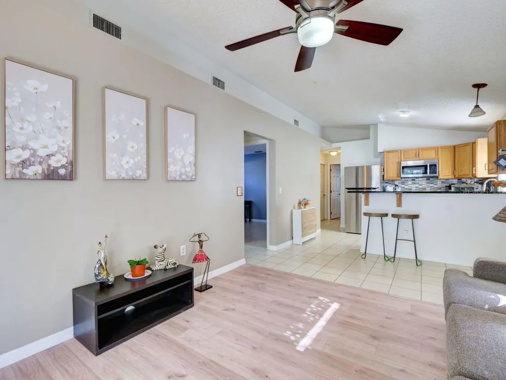 1012 VISTA PALMA WAY Orlando, FL 32825