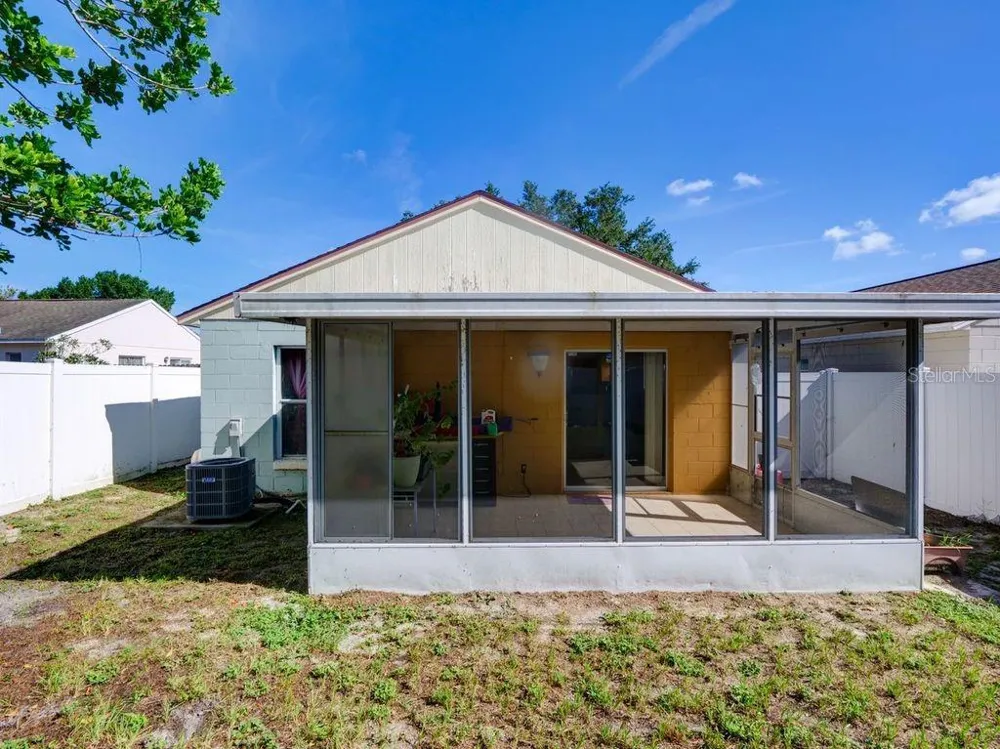 1012 VISTA PALMA WAY Orlando, FL 32825