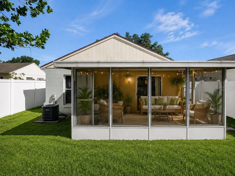 1012 VISTA PALMA WAY Orlando, FL 32825