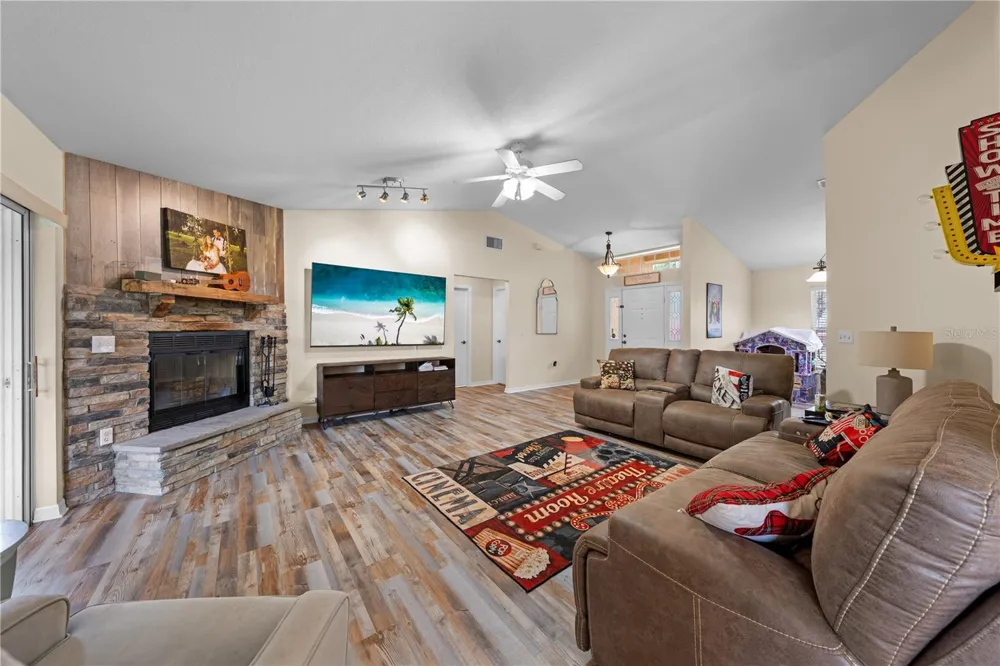 2829 HICKORY RIDGE Lakeland, FL 33813