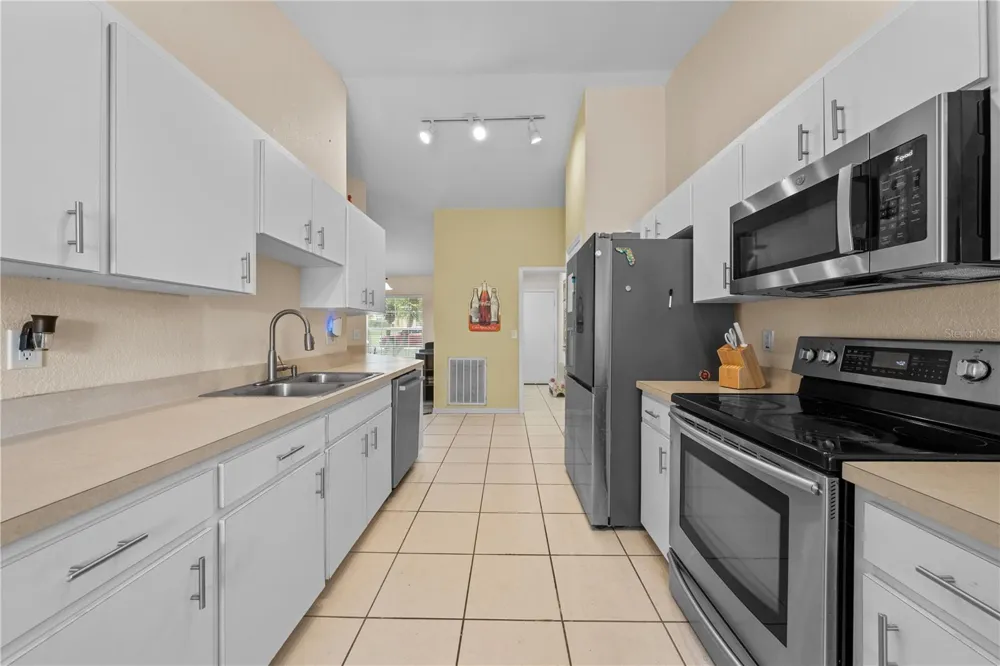 2829 HICKORY RIDGE Lakeland, FL 33813