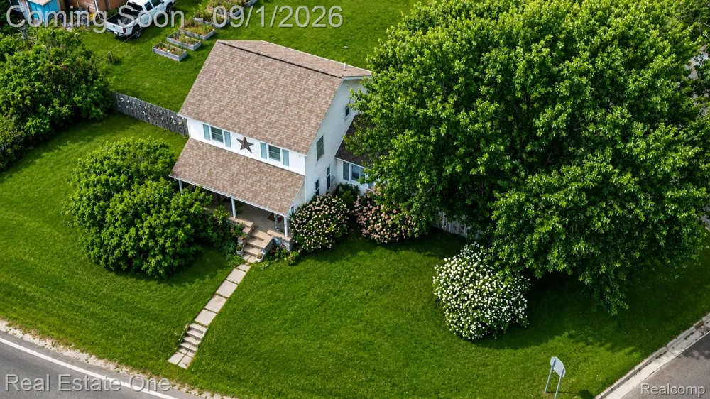 206 Broadway Springfield Charter Township, MI 48350