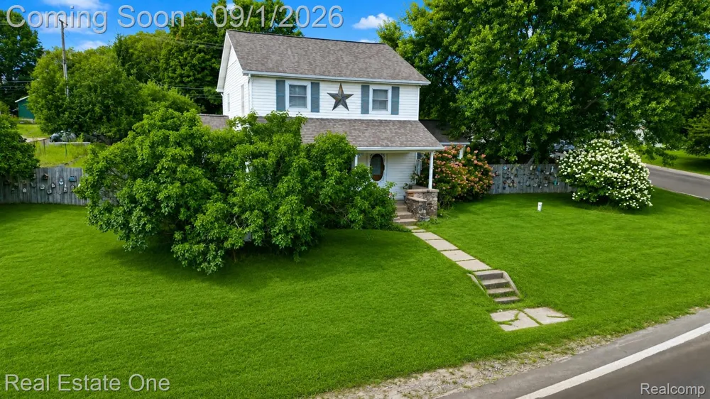 206 Broadway Springfield Charter Township, MI 48350