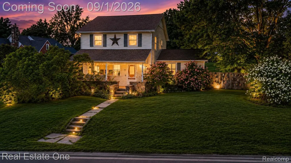 206 Broadway Springfield Charter Township, MI 48350