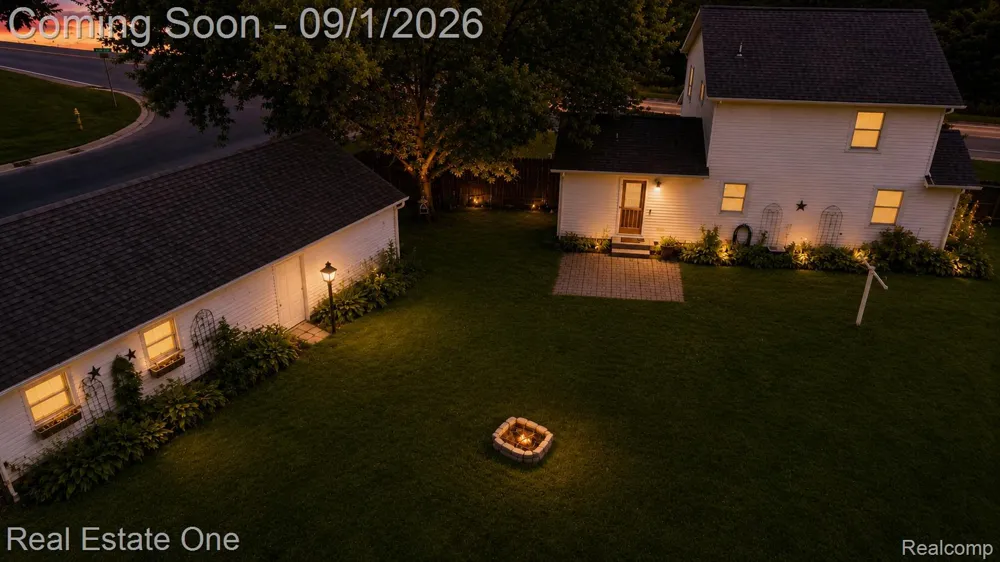 206 Broadway Springfield Charter Township, MI 48350