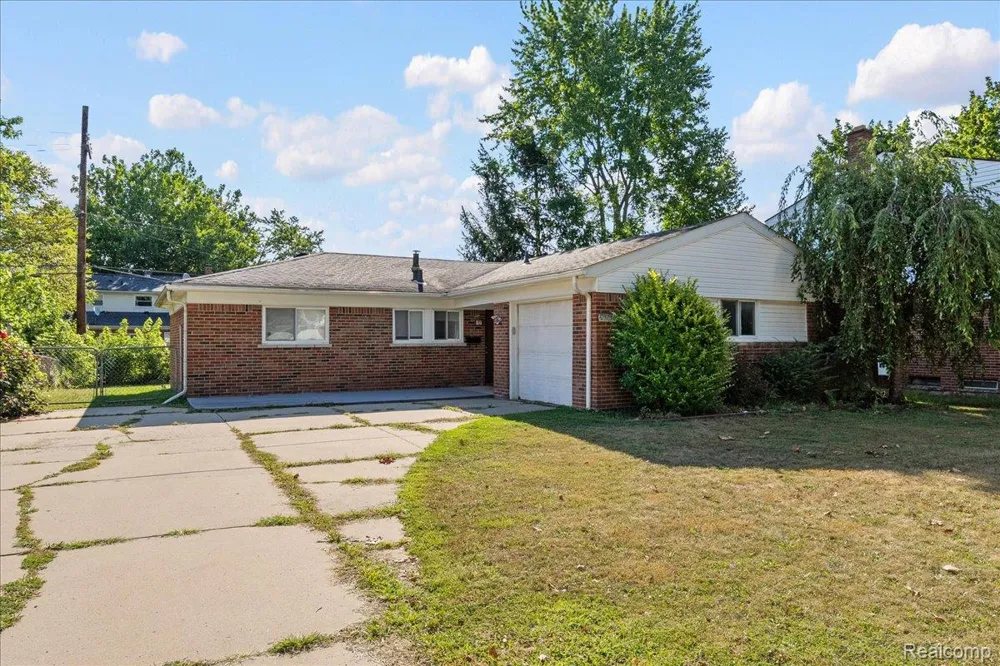 23050 Glenmoor Heights Farmington Hills City, MI 48336