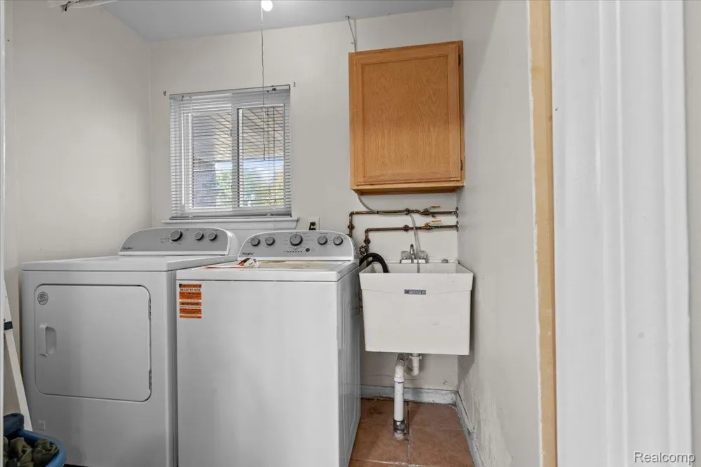 23050 Glenmoor Heights Farmington Hills City, MI 48336