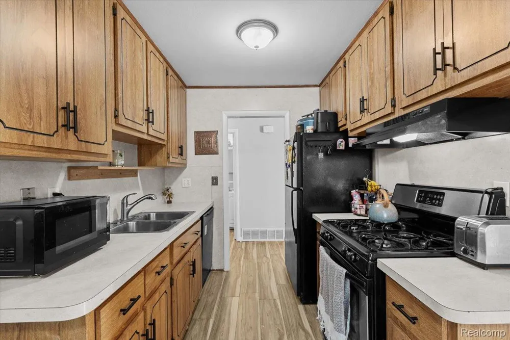 23050 Glenmoor Heights Farmington Hills City, MI 48336