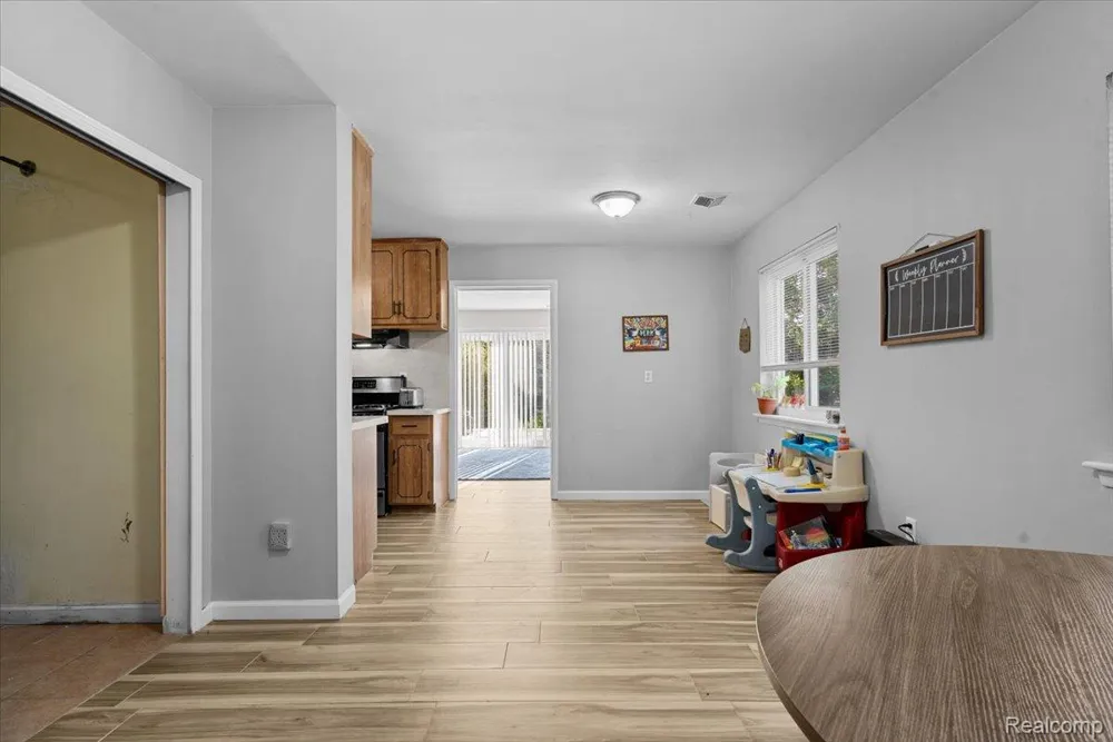 23050 Glenmoor Heights Farmington Hills City, MI 48336