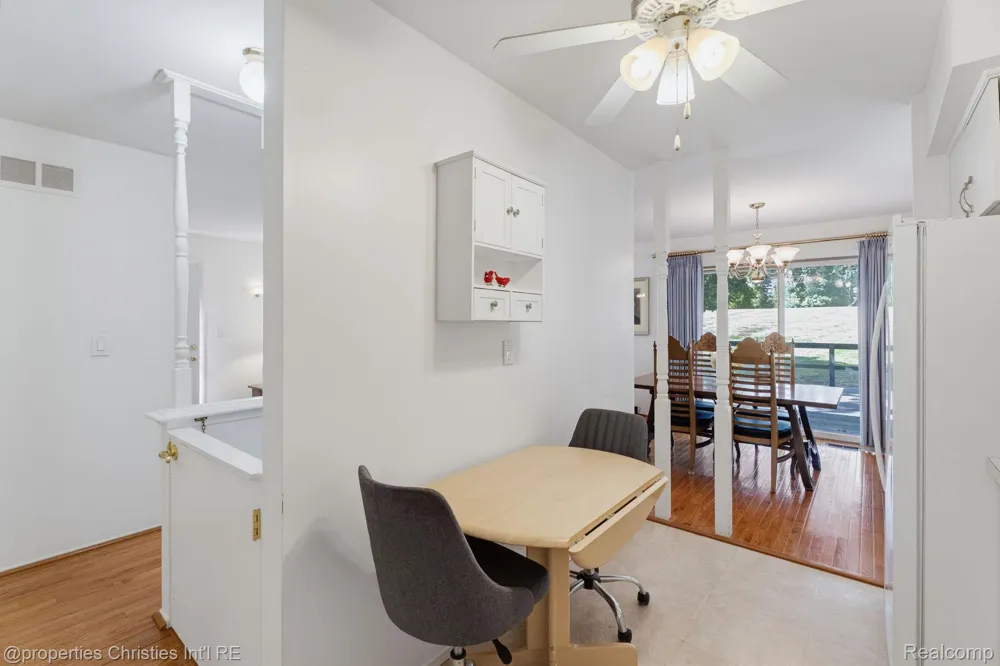 2078 Parmenter Boulevard Royal Oak City, MI 48073