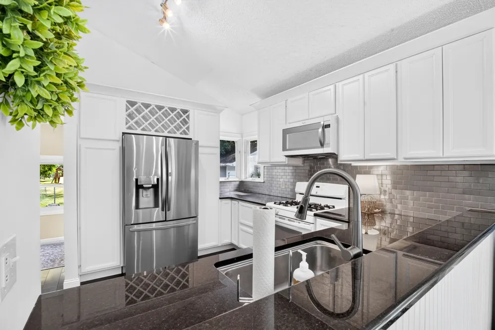 5919 Mount Vernon Avenue Portage City, MI 49024