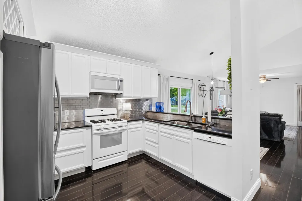 5919 Mount Vernon Avenue Portage City, MI 49024