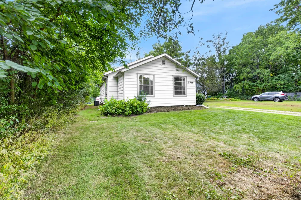5919 Mount Vernon Avenue Portage City, MI 49024