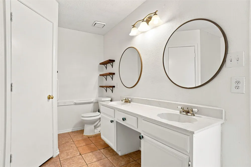 1001 Flower Drive Arlington, TX 76017