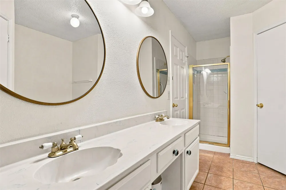 1001 Flower Drive Arlington, TX 76017
