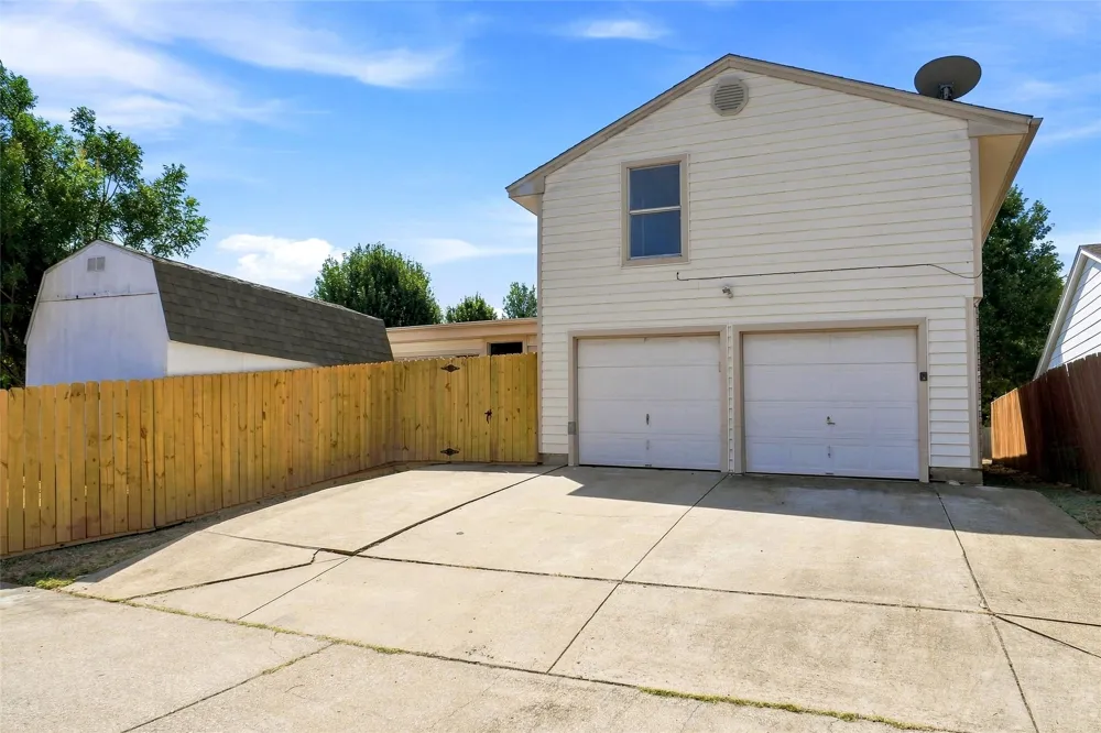 1001 Flower Drive Arlington, TX 76017